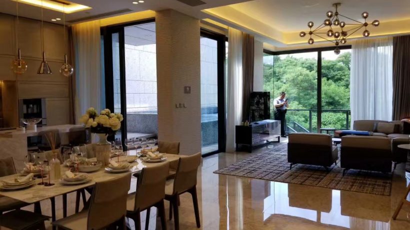 香港房产世宙5座高层两房房价696万成交