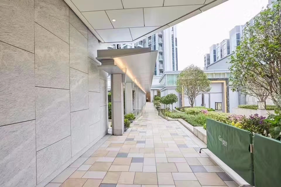 香港西九龙南昌站地铁站全新楼盘汇玺2房租2.95万 第2张- 香港汇玺小区实景