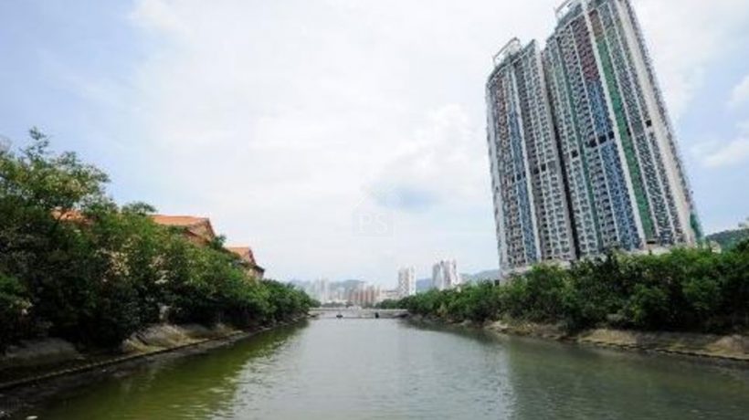 香港柏傲庄,溱岸8号由香港新世界发展