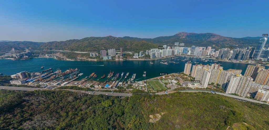 香港荟蓝新楼盘位于香港青衣区，小面积户型的上车新楼盘，前临青衣一带海景。 香港新盘介绍 第1张