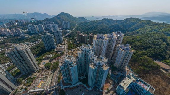 香港荟蓝新楼盘位于香港青衣区，小面积户型的上车新楼盘，前临青衣一带海景。第2张图片