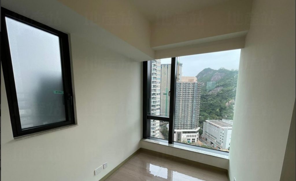 香港九龙油塘新楼盘蔚蓝东岸房价最高降幅约为26%  第6张