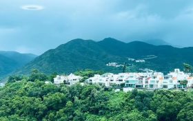 香港名日九肚山削价近30%环境好，绿树成荫