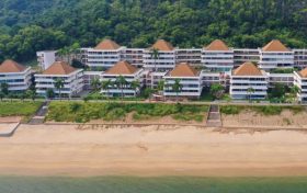 香港房产网消息：大屿山二手房澄碧邨仅200余万！辽阔海景。