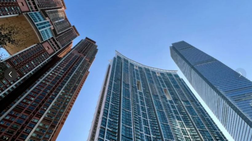香港九龙站豪宅项目,君临天下,全海景单位,正看维多利亚港海景。