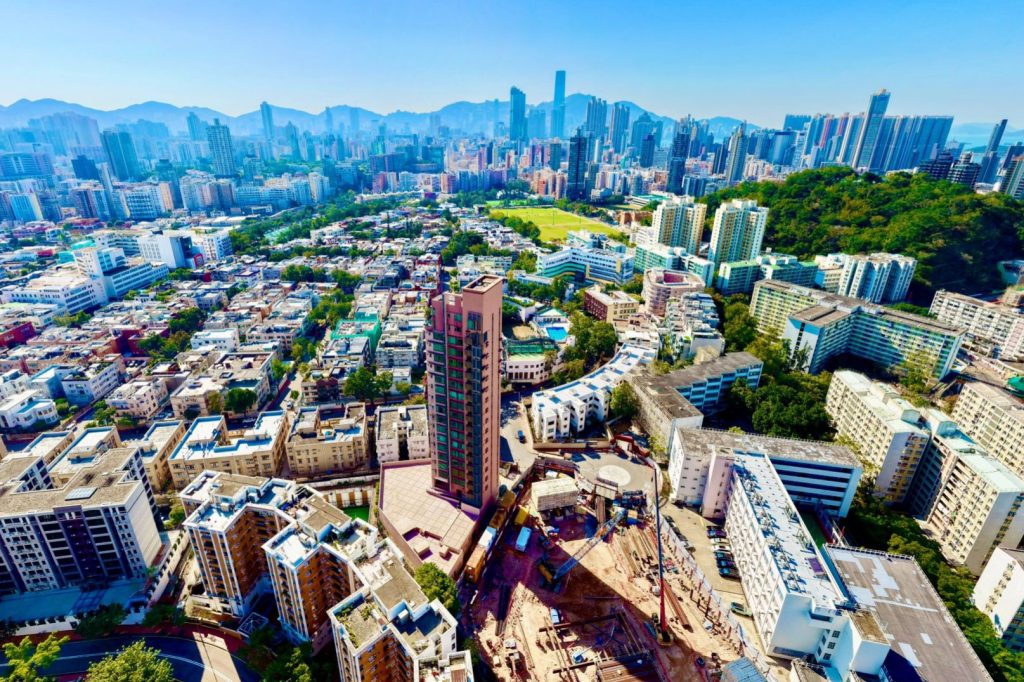 香港房产:九龙塘滶蕴:低密度豪宅典范,名校网核心新盘 第2张- 九龙塘滶蕴楼盘现场